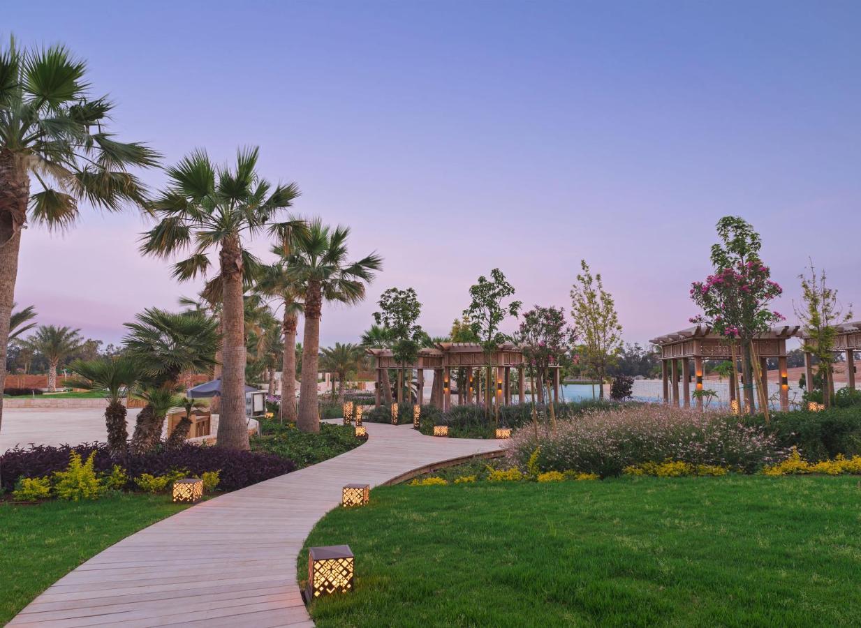 City Of Dreams Mediterranean - Integrated Resort, Casino & Entertainment Limassol Eksteriør billede The Village