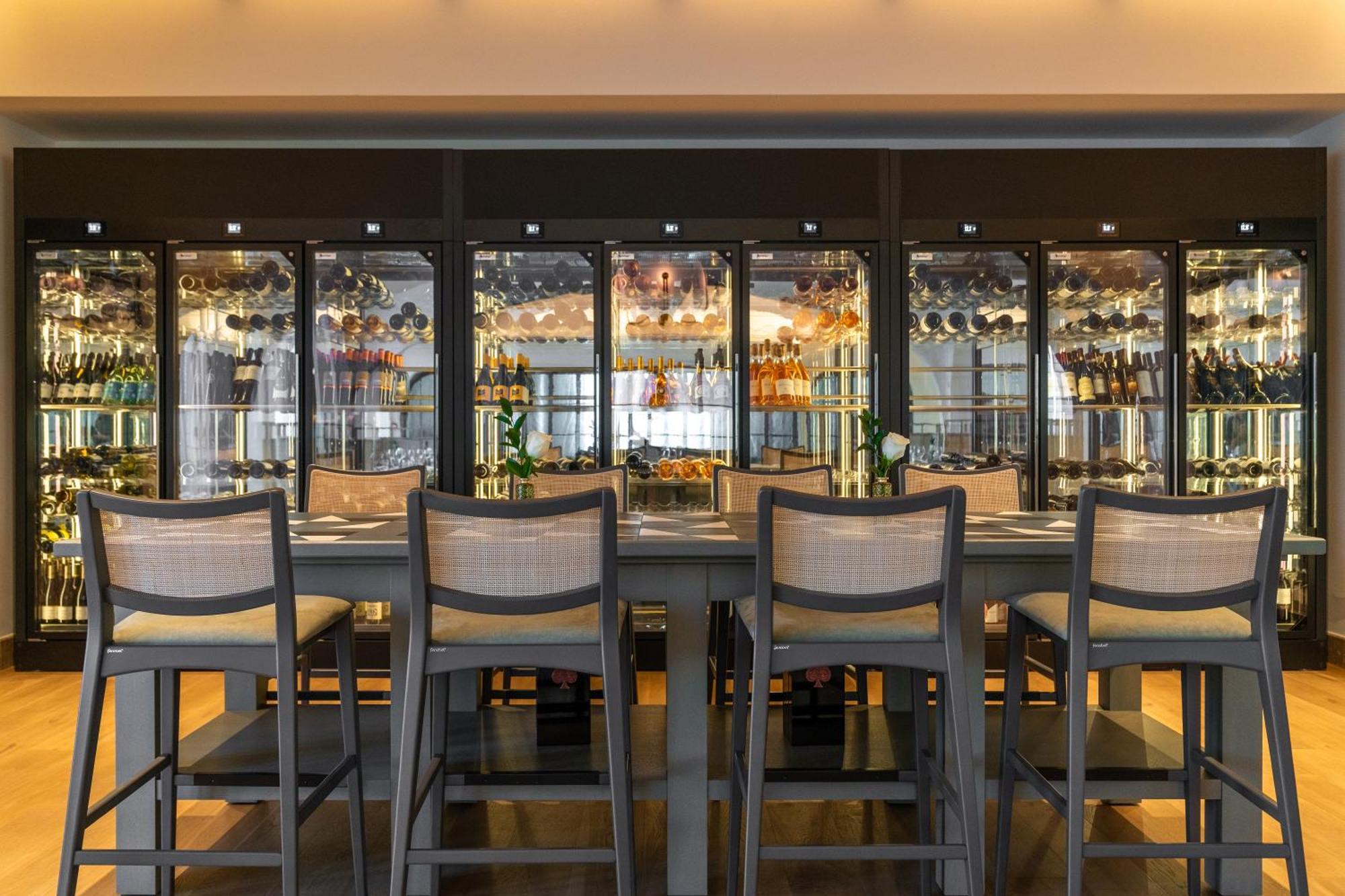 City Of Dreams Mediterranean - Integrated Resort, Casino & Entertainment Limassol Eksteriør billede The bar at the restaurant
