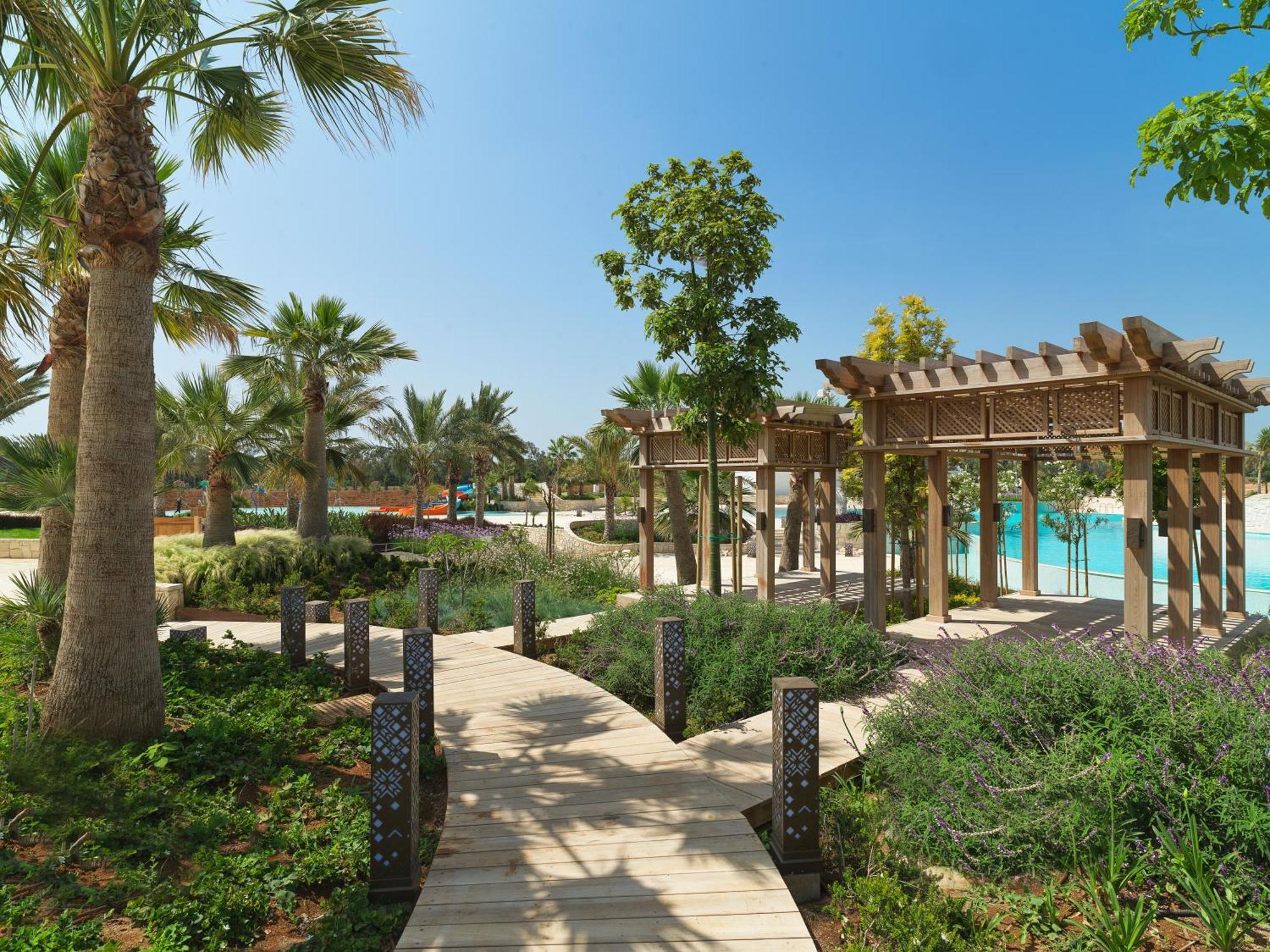 City Of Dreams Mediterranean - Integrated Resort, Casino & Entertainment Limassol Eksteriør billede The Village