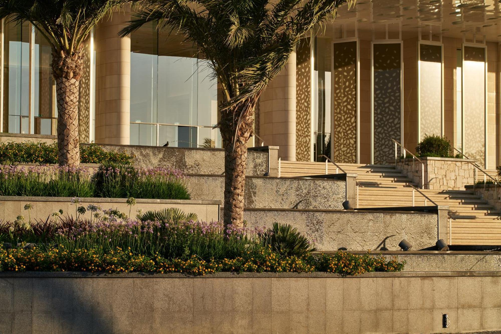 City Of Dreams Mediterranean - Integrated Resort, Casino & Entertainment Limassol Eksteriør billede The Four Seasons Hotel, Bahrain
