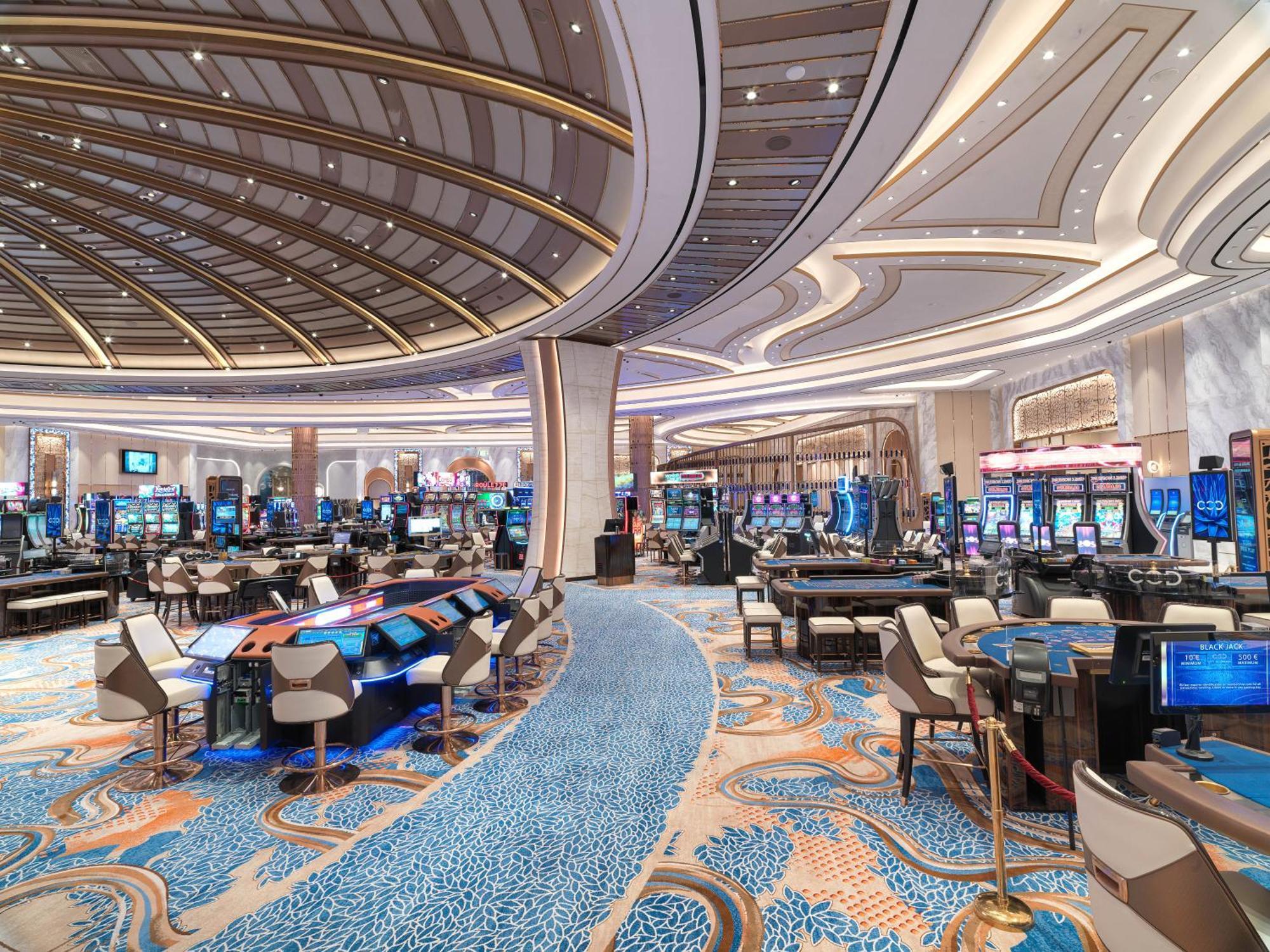 City Of Dreams Mediterranean - Integrated Resort, Casino & Entertainment Limassol Eksteriør billede The casino floor at Wynn Las Vegas