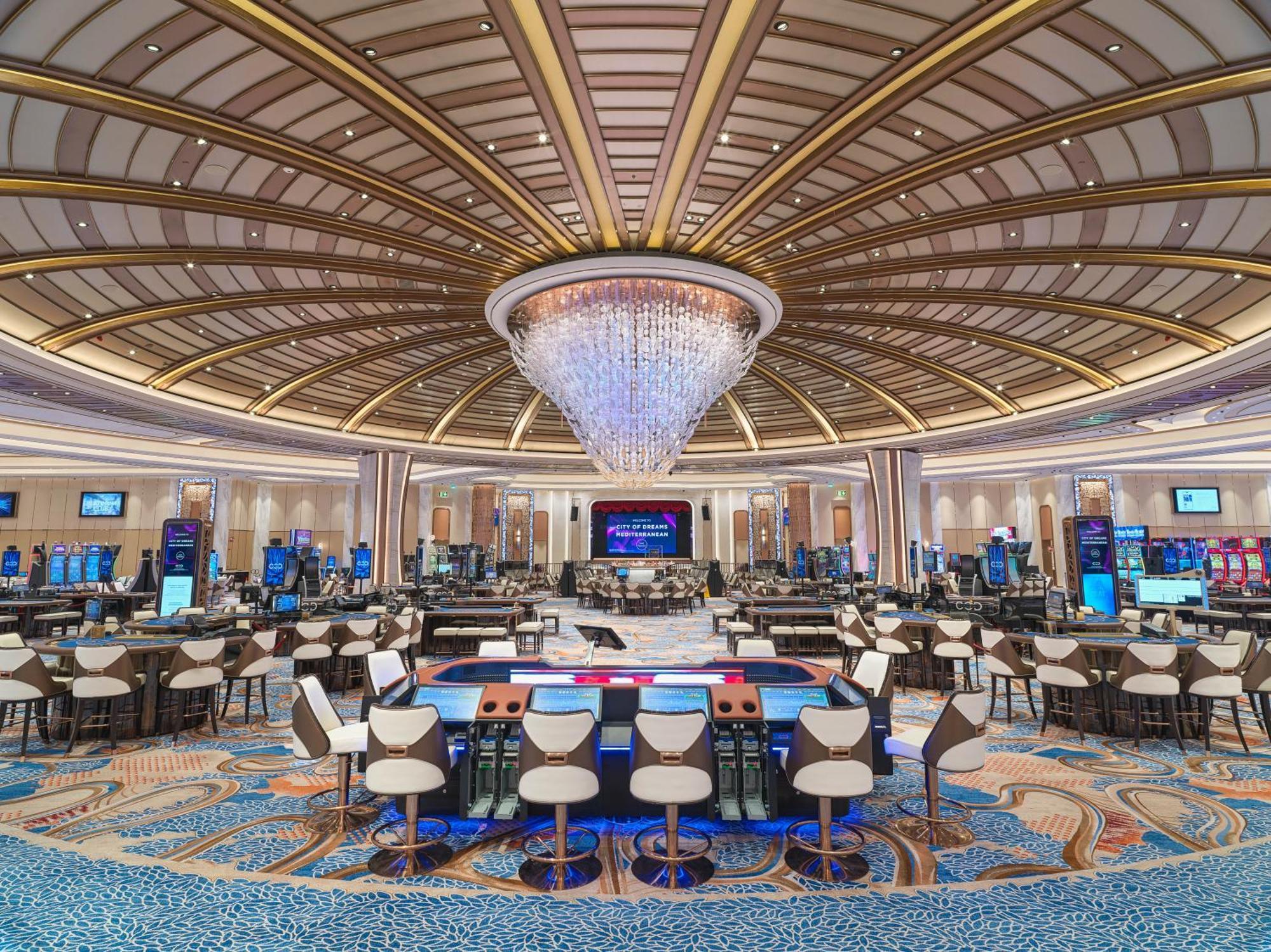 City Of Dreams Mediterranean - Integrated Resort, Casino & Entertainment Limassol Eksteriør billede The casino floor at the MGM Grand